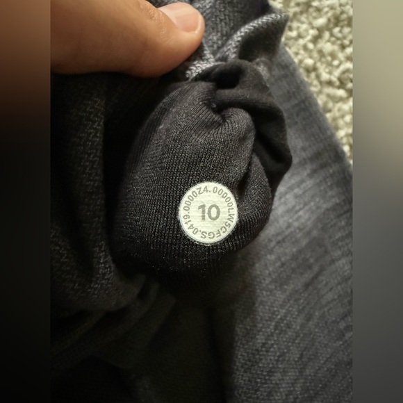 Lululemon Align Pant II 25"
Mini Heathered Herringbone Heathered Black White - Picture 2 of 3